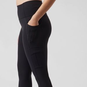Athleta Salutation Cargo 7/8 Tight